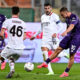 Albert Gudmundsson in campo durante Fiorentina-Milan Serie A 2024/2025