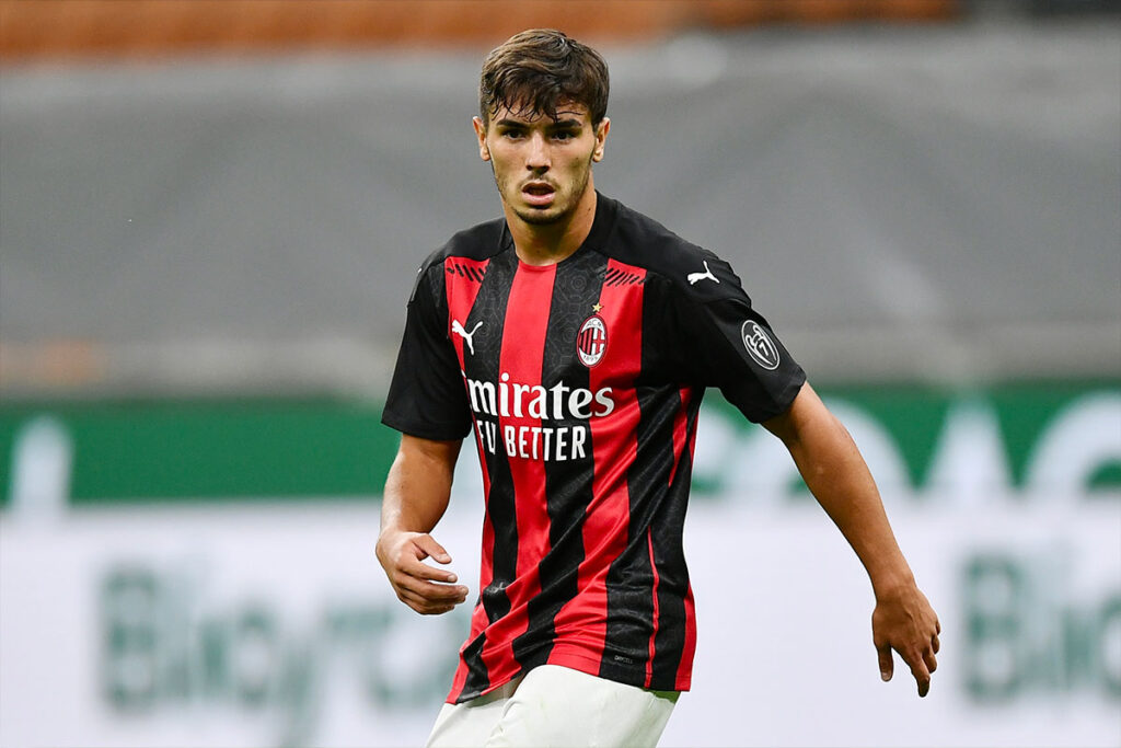 Brahim Diaz in campo con il Milan