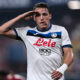 Mateo Retegui esulta dopo un gol con la seconda maglia dell’Atalanta 2024/2025