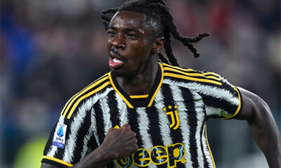 Moise Kean esulta correndo dopo un gol segnato con la Juventus