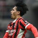 Tijjani Reijnders salta per esultare dopo un gol segnato con il Milan