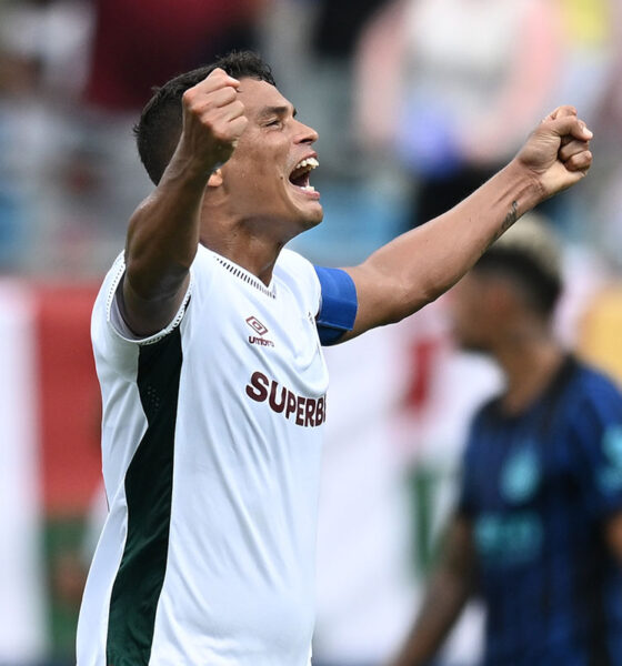 Thiago Silva esulta in campo dopo la vittoria del Fluminense sull’Inter al Mondiale per Club