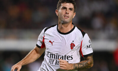 Pulisic indossa la seconda maglia del Milan 2025/26 durante Lecce-Milan di campionato