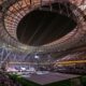 Interno dello stadio Iconico di Lusail durante light show progettato da Foster + Partners e MANICA