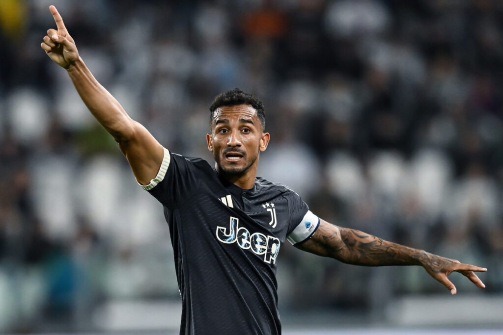 Danilo difensore brasiliano in campo durante Juventus-Lecce di Serie A
