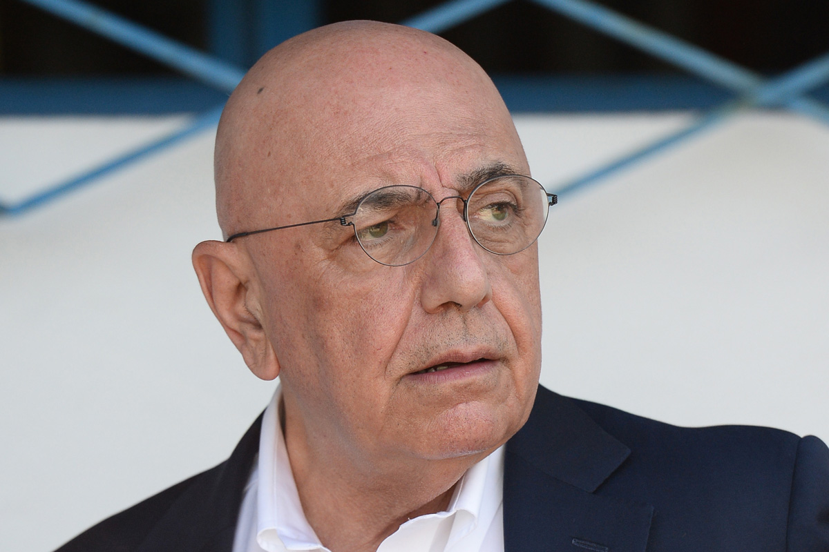 Volto serio e pensieroso di Adriano Galliani