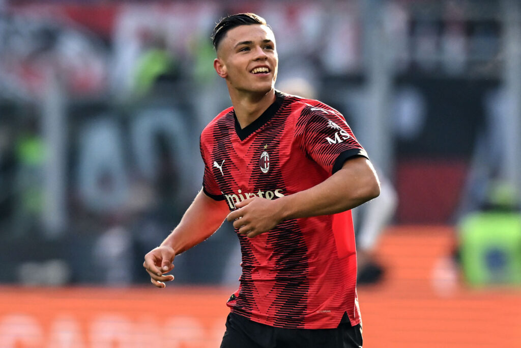 Jan Carlo Simic festeggia un gol con la maglia del Milan 2023/2024