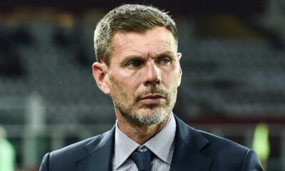 Zvone Boban dirigente del Milan a San Siro vestito in giacca e cravatta