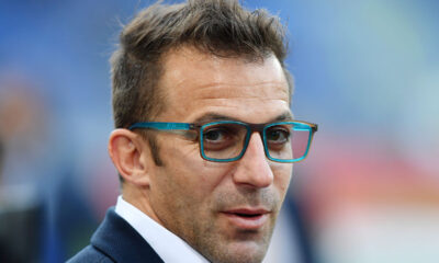 Alessandro Del Piero ex giocatore Juventus con occhiali in primo piano