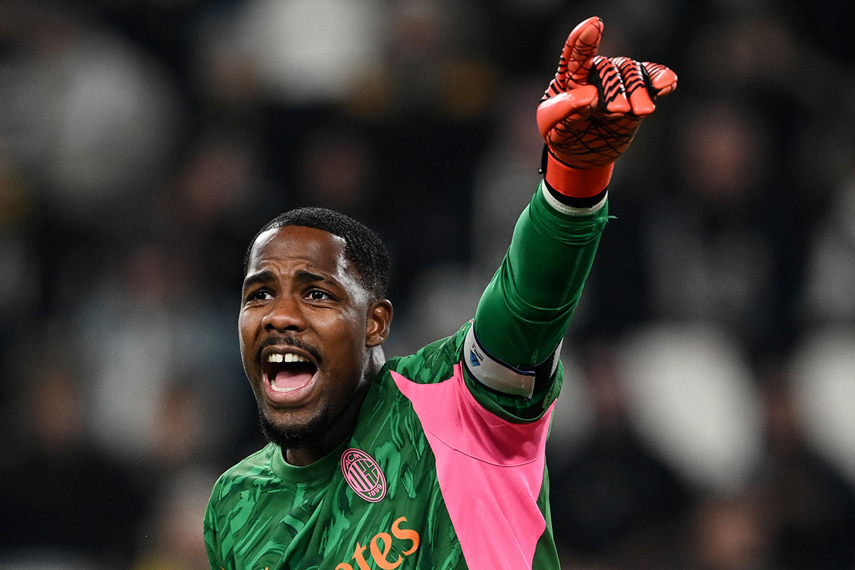 Mike Maignan in parata durante Juventus-Milan di Serie A