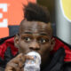 Mario Balotelli in panchina a San Siro nella partita Milan-Carpi stagione 2015/2016