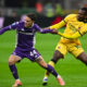 Nicolò Fagioli e Rafa Leão in azione durante Milan-Fiorentina allo stadio San Siro