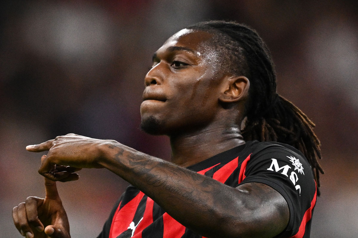 Rafa Leao sudato gesto mano compagni Juventus-Milan