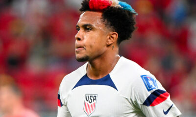 Weston McKennie con la maglia degli Stati Uniti in azione durante una partita
