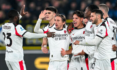 Il Milan esulta a Bergamo dopo il gol di Ricci che porta i rossoneri in vantaggio contro l’Atalanta
