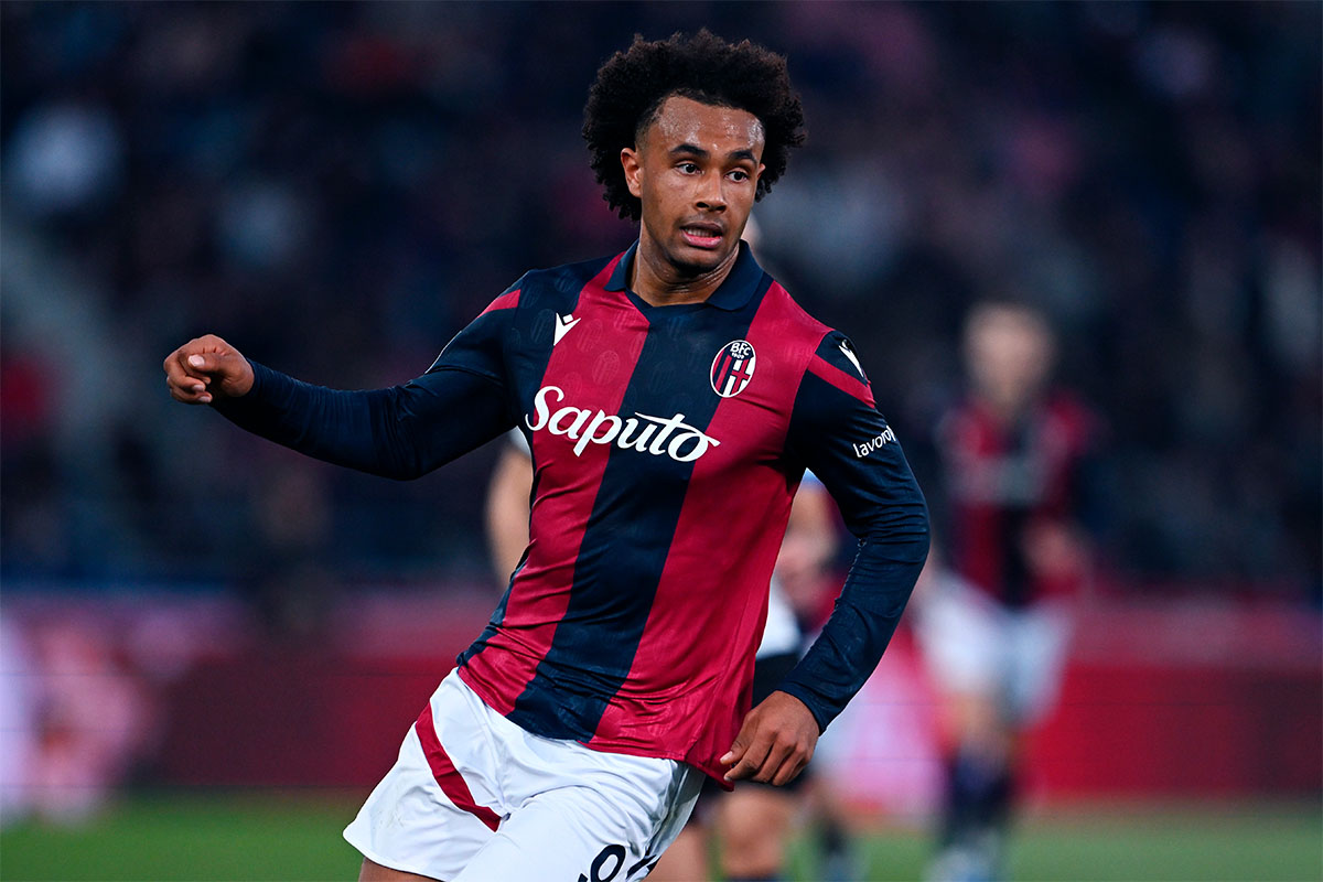 Joshua Zirkzee in azione con il Bologna in Serie A