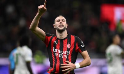 Pavlovic esulta per il gol del Milan contro la Roma a San Siro nel primo tempo